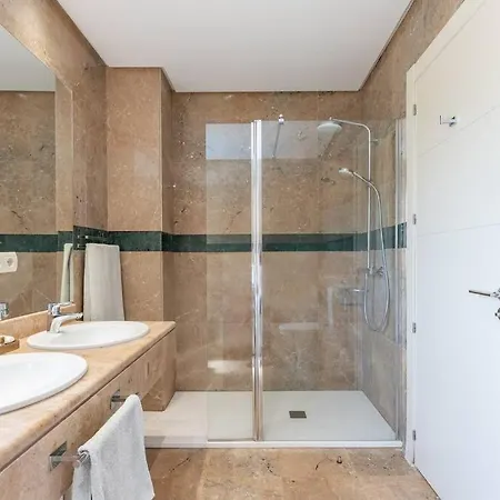 2 Bed Vista Real Apt With Fantastic Terrace Rdr329 *